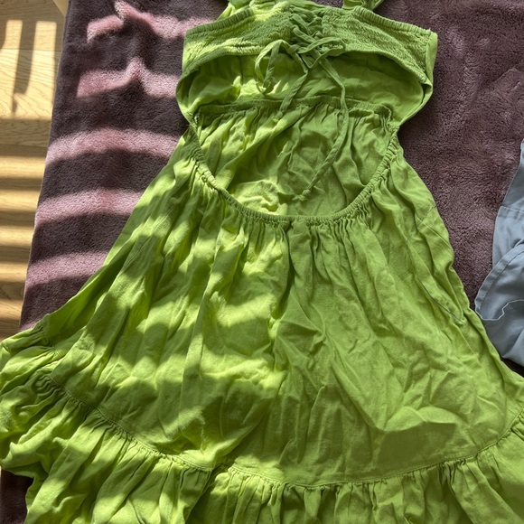 Green dress - Picture 2 of 3